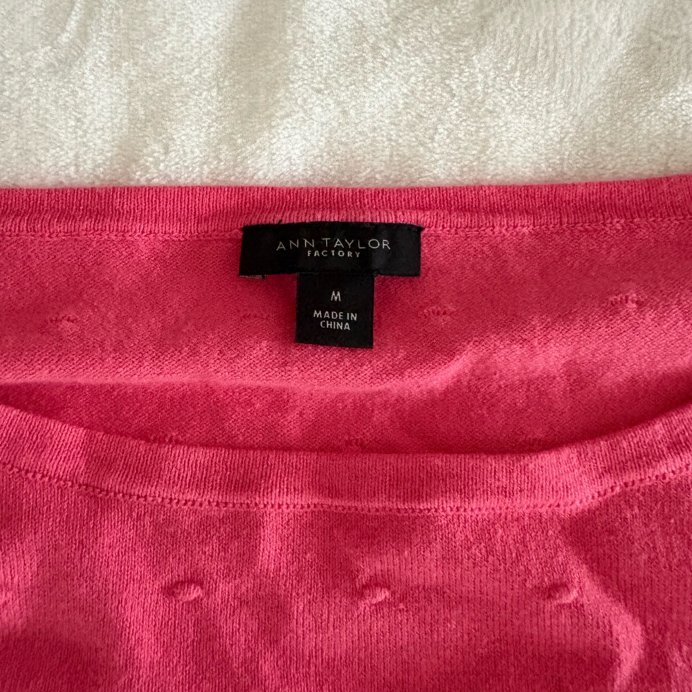 Ann Taylor factory coral sweater size medium 3/4 sleeve - Picture 2 of 3